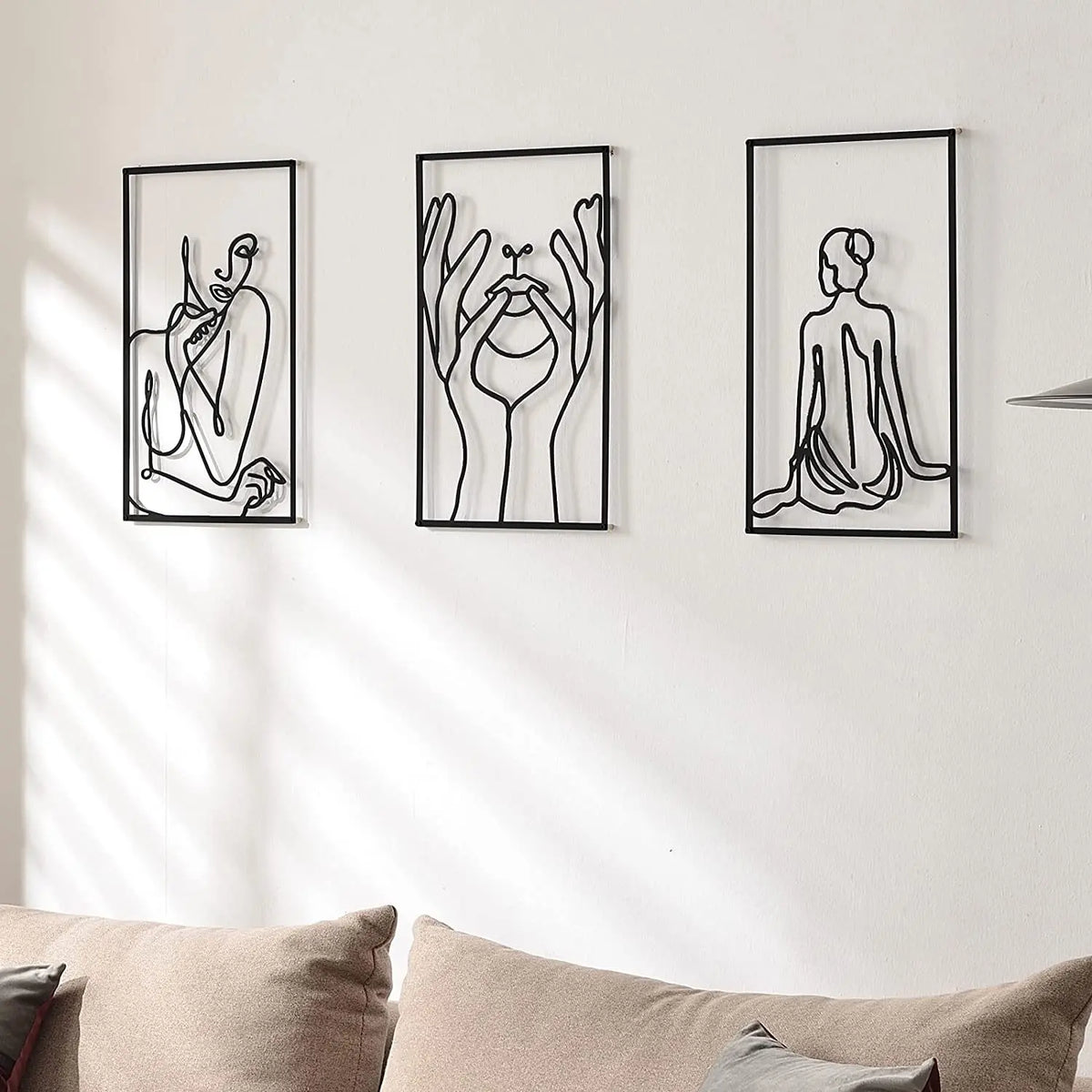 Painel Decorativo Feminino Vazado em Metal – Arte de Parede Moderna para Casa